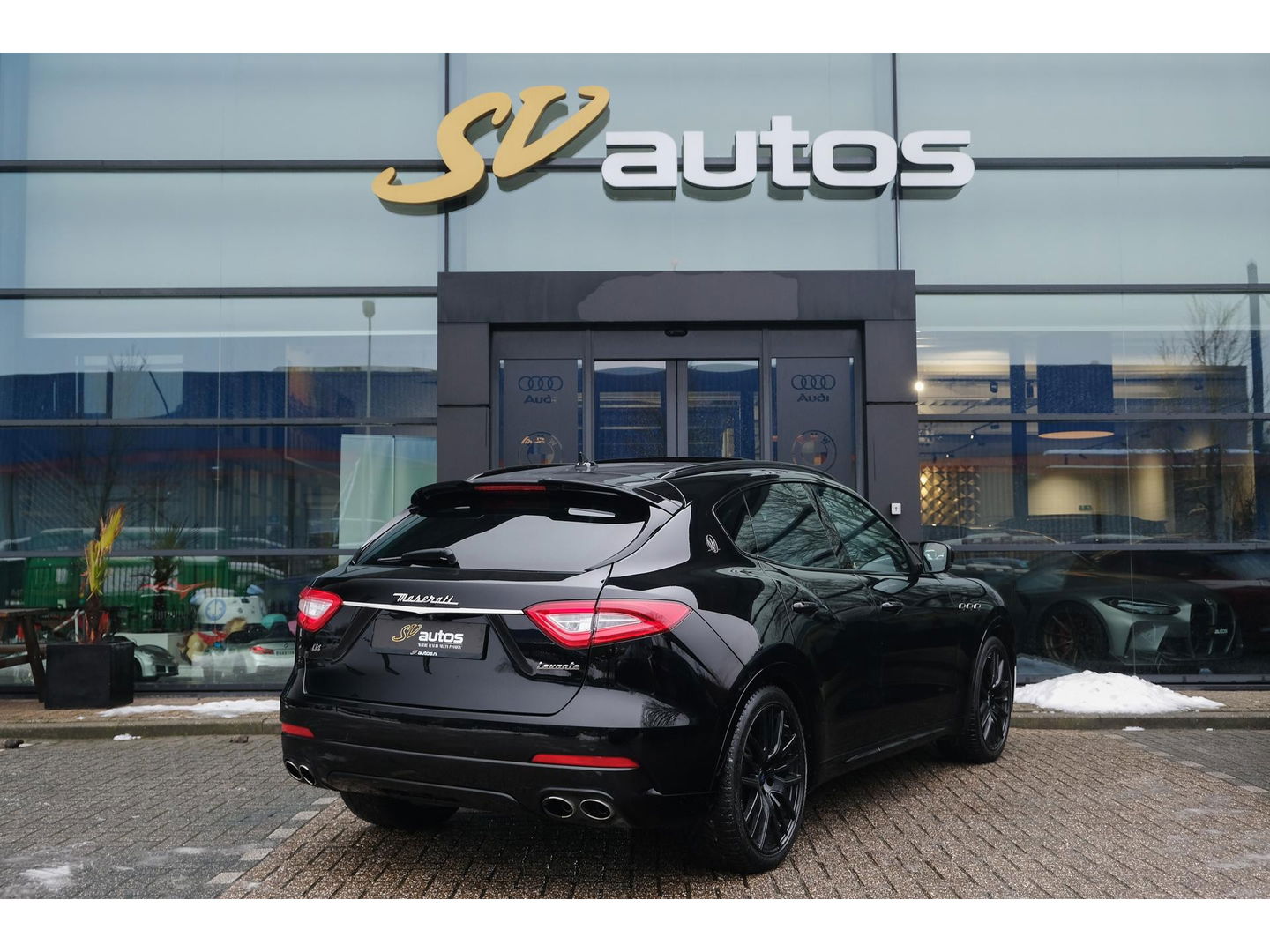 Maserati Levante Gransport 3.0 V6 D 275pk Panoramadak Schaalstoelen VOL!!! Carbon pakket NLauto 21" LMV Stoelkoeling Luchtvering