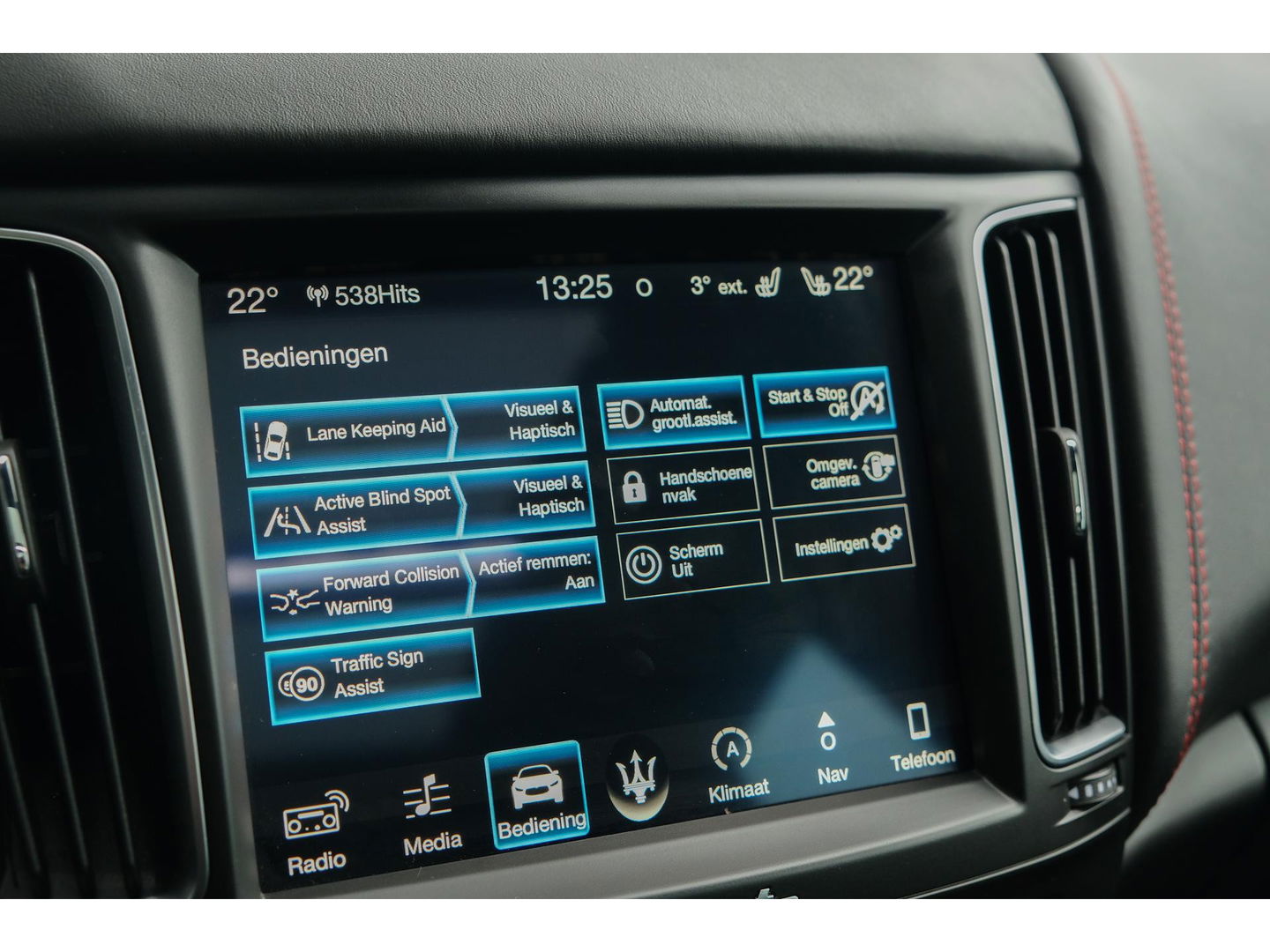 Maserati Levante Gransport 3.0 V6 D 275pk Panoramadak Schaalstoelen VOL!!! Carbon pakket NLauto 21" LMV Stoelkoeling Luchtvering