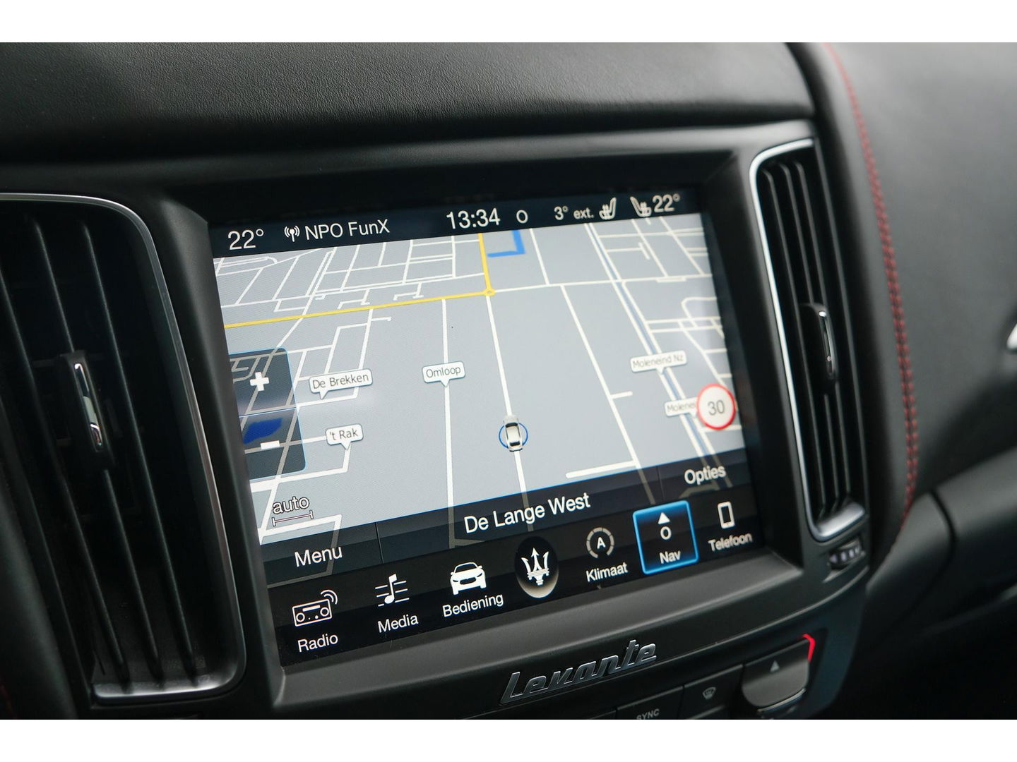 Maserati Levante Gransport 3.0 V6 D 275pk Panoramadak Schaalstoelen VOL!!! Carbon pakket NLauto 21" LMV Stoelkoeling Luchtvering