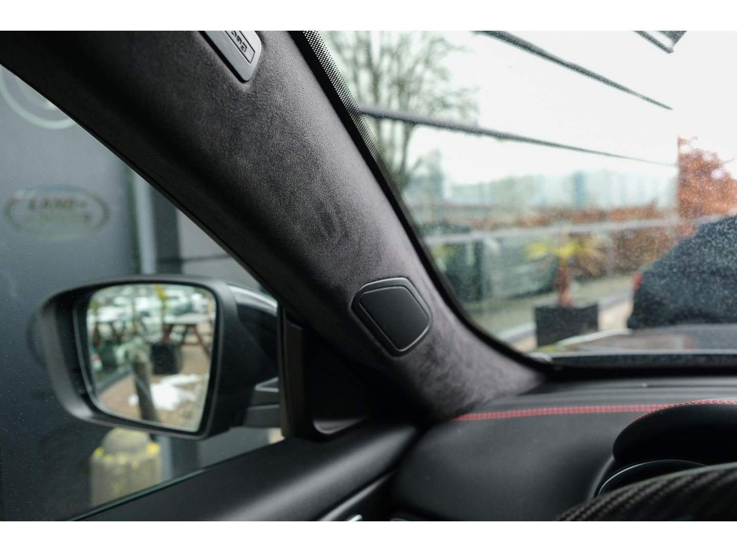 Maserati Levante Gransport 3.0 V6 D 275pk Panoramadak Schaalstoelen VOL!!! Carbon pakket NLauto 21" LMV Stoelkoeling Luchtvering