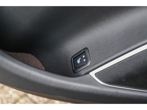 Maserati Levante Gransport 3.0 V6 D 275pk Panoramadak Schaalstoelen VOL!!! Carbon pakket NLauto 21" LMV Stoelkoeling Luchtvering