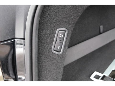 Maserati Levante Gransport 3.0 V6 D 275pk Panoramadak Schaalstoelen VOL!!! Carbon pakket NLauto 21" LMV Stoelkoeling Luchtvering