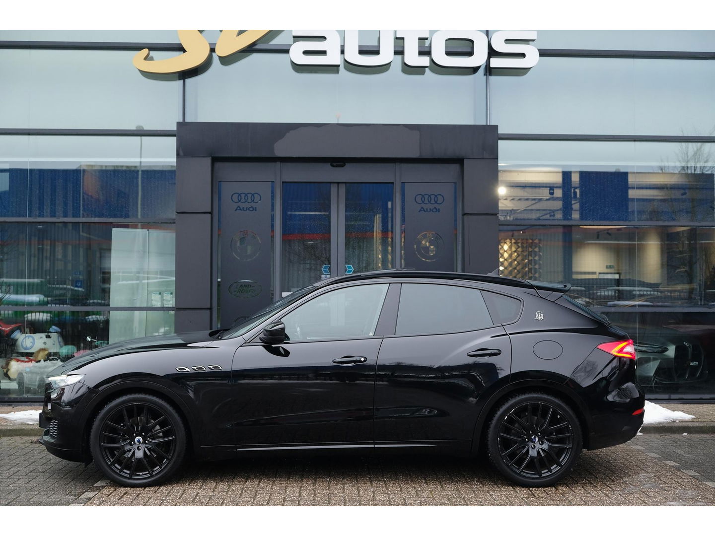 Maserati Levante Gransport 3.0 V6 D 275pk Panoramadak Schaalstoelen VOL!!! Carbon pakket NLauto 21" LMV Stoelkoeling Luchtvering