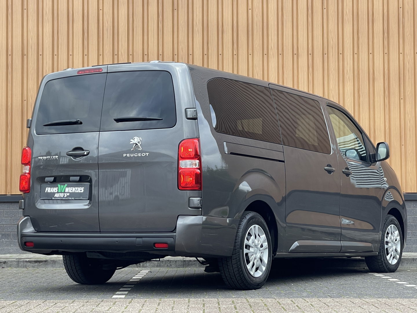 Peugeot Expert Traveller 8P 2.0 BlueHDi 150 Business Long S&S | Cruise Control | Parkeersensoren Achter | Apple Carplay/Android Auto | Navigatie | Airconditioning | Bluetooth |