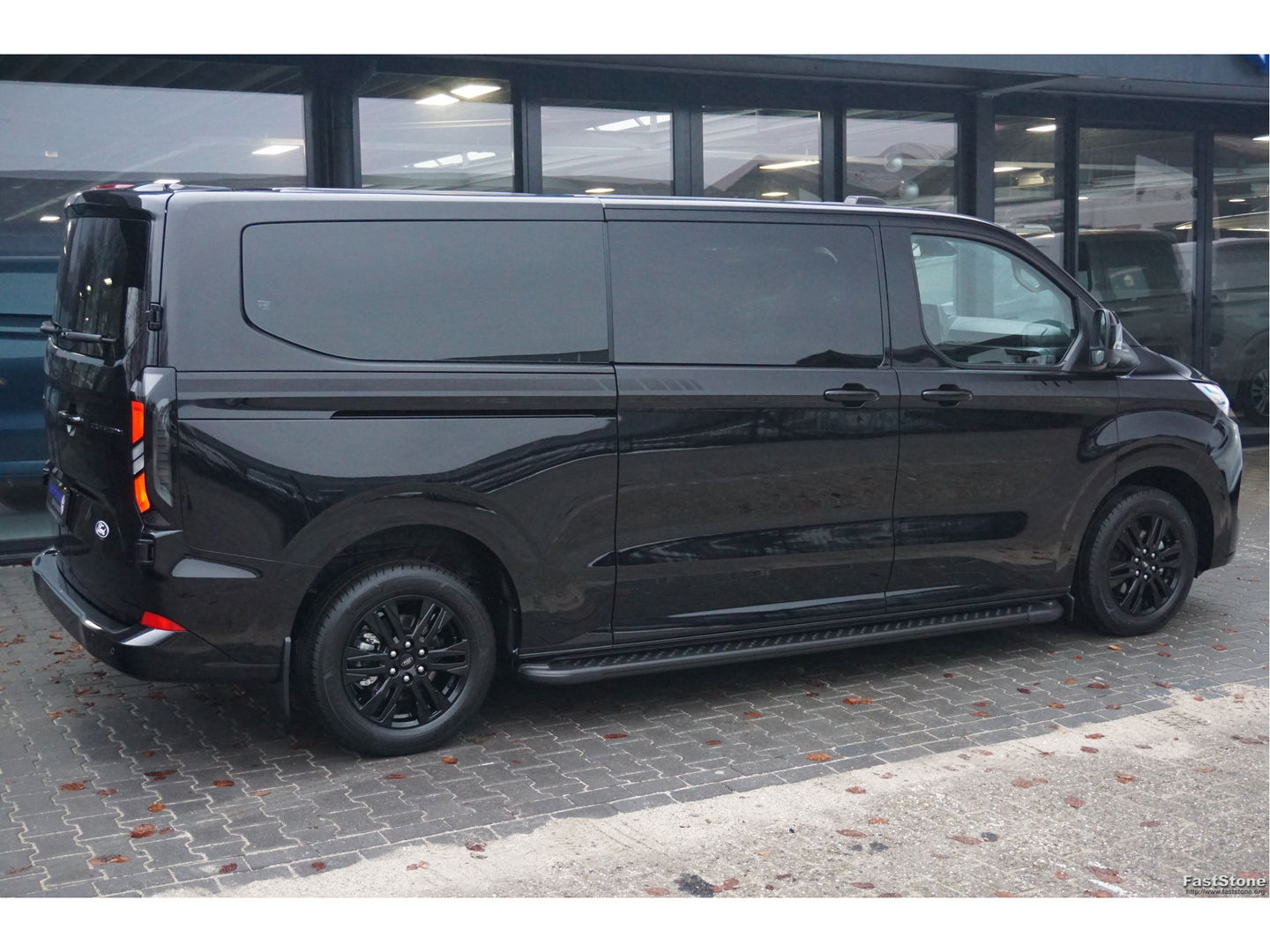 Ford Transit Custom 320L 2.5 PHEV Hybride 233PK DC Black Platinum PRIJS INCL. BPM !! Navi, 360° Cam, 17" LM, LED, Leder Interieur!! NR. HYB005
