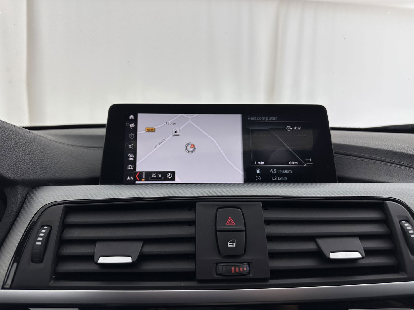 BMW 3 Serie Touring 320d EDE Executive Aut. *PANO | LEATHER | FULL-LED | DIGI-COCKPIT | HEATED-SPORTSEATS | NAVI-FULLMAP | PRIVACY-GLASS | ECC | KEYLESS | LANE-ASSIST | PDC | CRUISE | TOWBAR | 18''ALU*