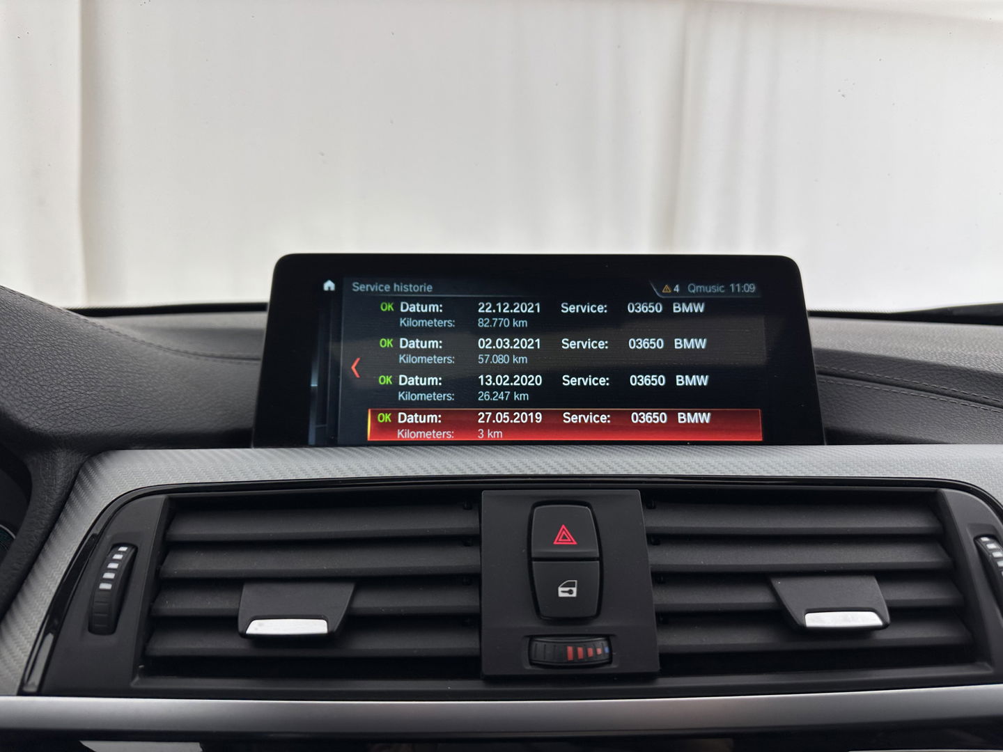 BMW 3 Serie Touring 320d EDE Executive Aut. *PANO | LEATHER | FULL-LED | DIGI-COCKPIT | HEATED-SPORTSEATS | NAVI-FULLMAP | PRIVACY-GLASS | ECC | KEYLESS | LANE-ASSIST | PDC | CRUISE | TOWBAR | 18''ALU*