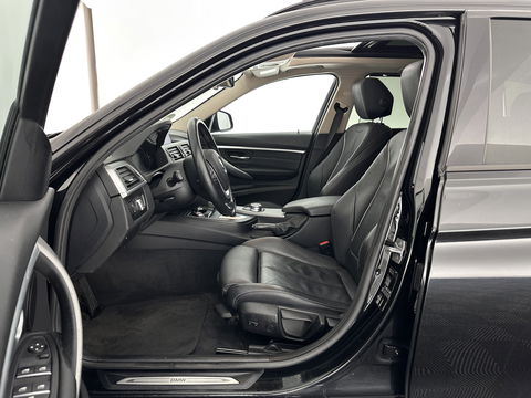 BMW 3 Serie Touring 320d EDE Executive Aut. *PANO | LEATHER | FULL-LED | DIGI-COCKPIT | HEATED-SPORTSEATS | NAVI-FULLMAP | PRIVACY-GLASS | ECC | KEYLESS | LANE-ASSIST | PDC | CRUISE | TOWBAR | 18''ALU*