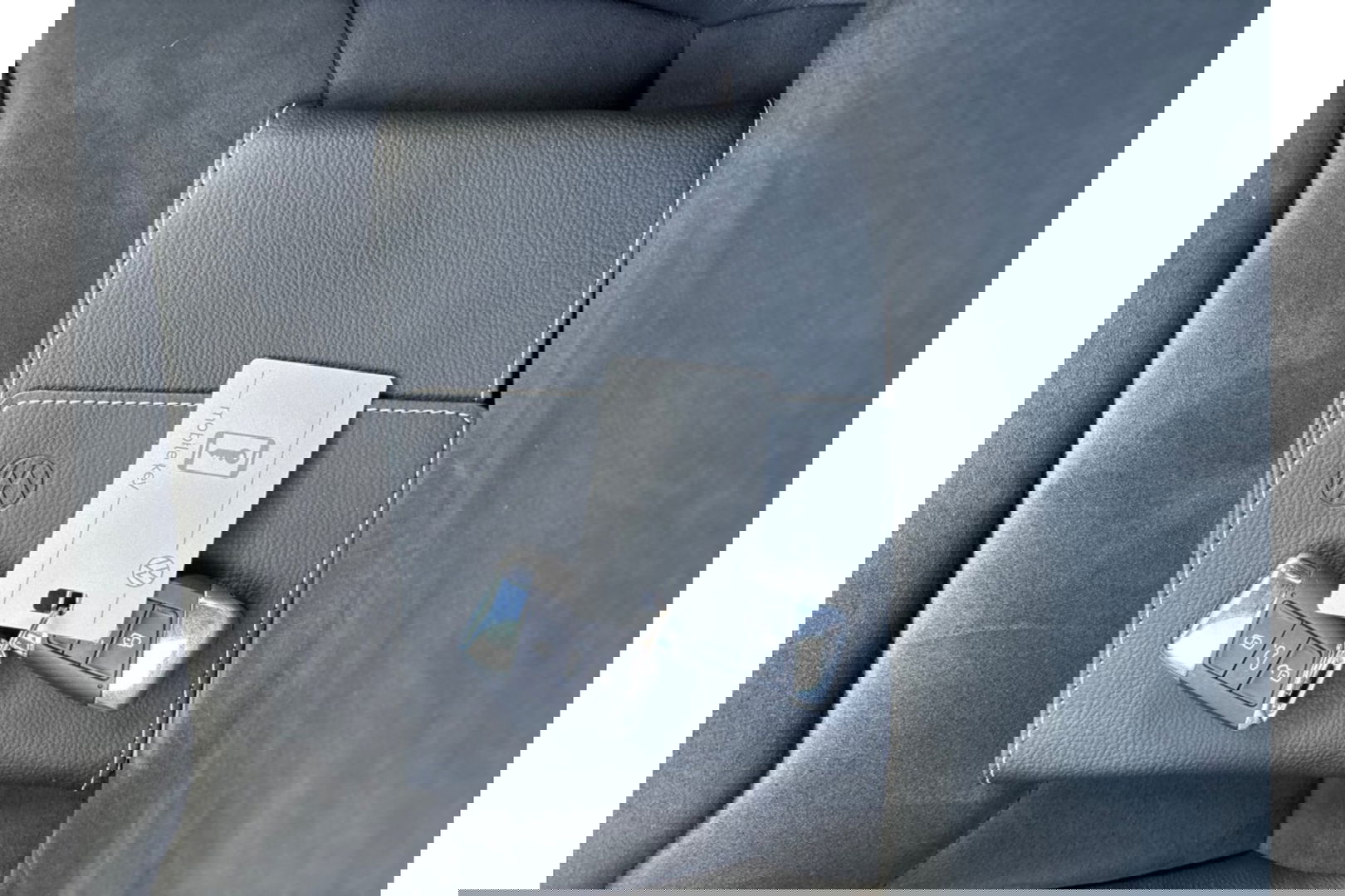 Volkswagen Arteon Shooting Brake 2.0 TSI R 320PK AUTOMAAT 4MOTION PANORAMA HEADUP.