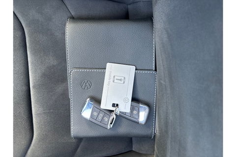 Volkswagen Arteon Shooting Brake 2.0 TSI R 320PK AUTOMAAT 4MOTION PANORAMA HEADUP.