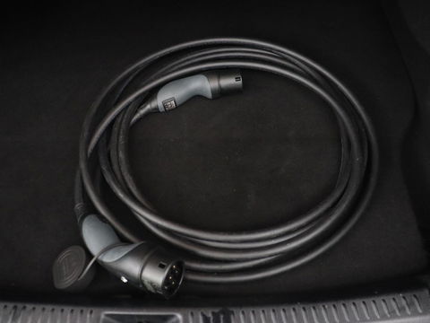 Mercedes-Benz A-Klasse 250e AMG Limited | Carplay | Stoelverwarming | Leder/Alcantara | Widescreen | Sfeerverlichting | Navigatie | Camera | Full LED | Park Assist | PHEV | Plug In