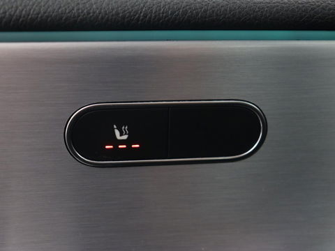 Mercedes-Benz A-Klasse 250e AMG Limited | Carplay | Stoelverwarming | Leder/Alcantara | Widescreen | Sfeerverlichting | Navigatie | Camera | Full LED | Park Assist | PHEV | Plug In