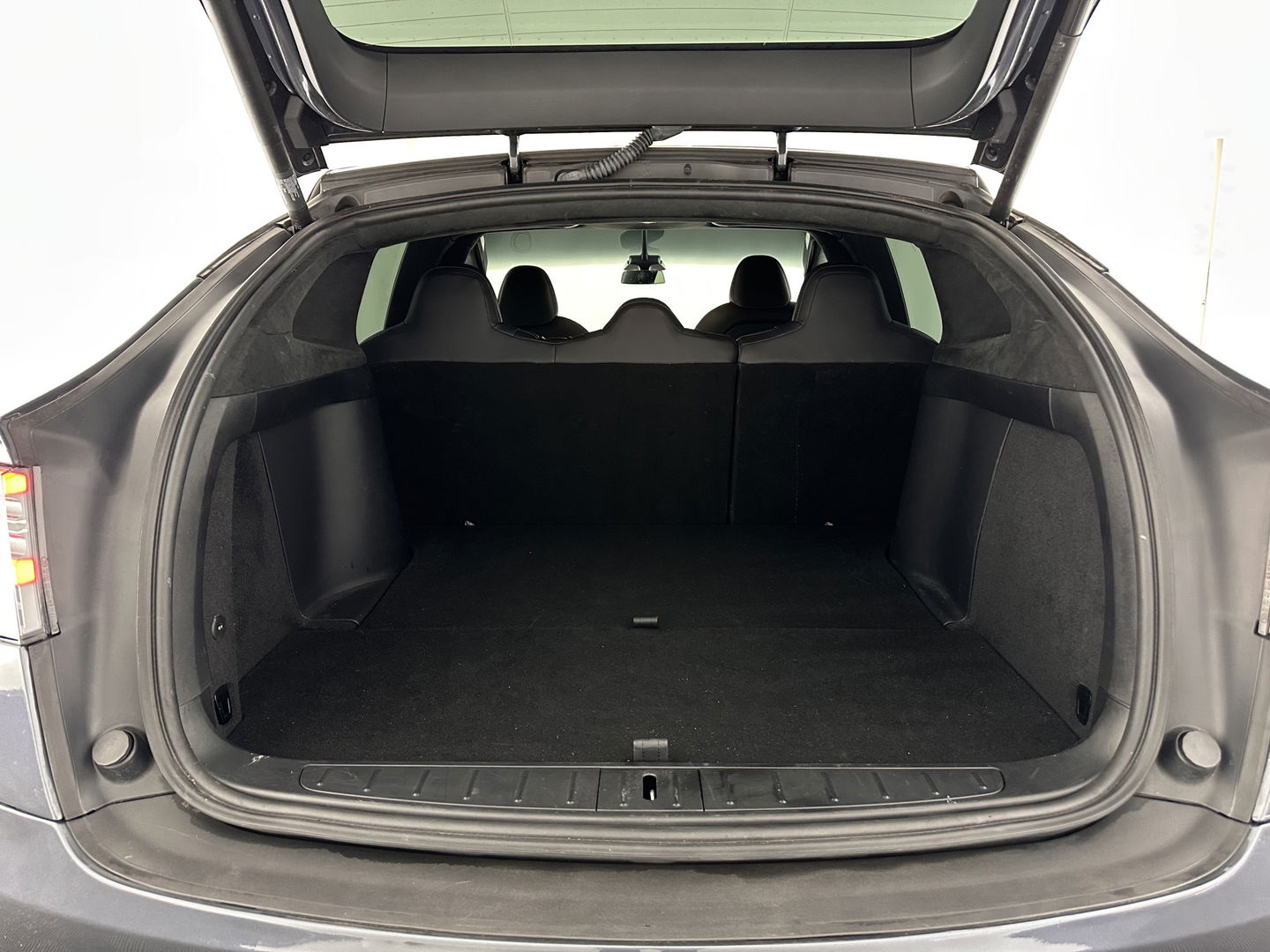 Tesla Model X Long Range [ 3-Fase ] (INCL.BTW) Aut. *PANO-WINDOW | AUTO-PILOT | LEATHER | TOP-VIEW | NAVI-FULLMAP | FULL-LED | AIR-SUSPENSION | DIGI-COCKPIT | KEYLESS | CAMERA | DAB+ | HEATED-COMFORTSEATS | TOWBAR | 20''ALU*