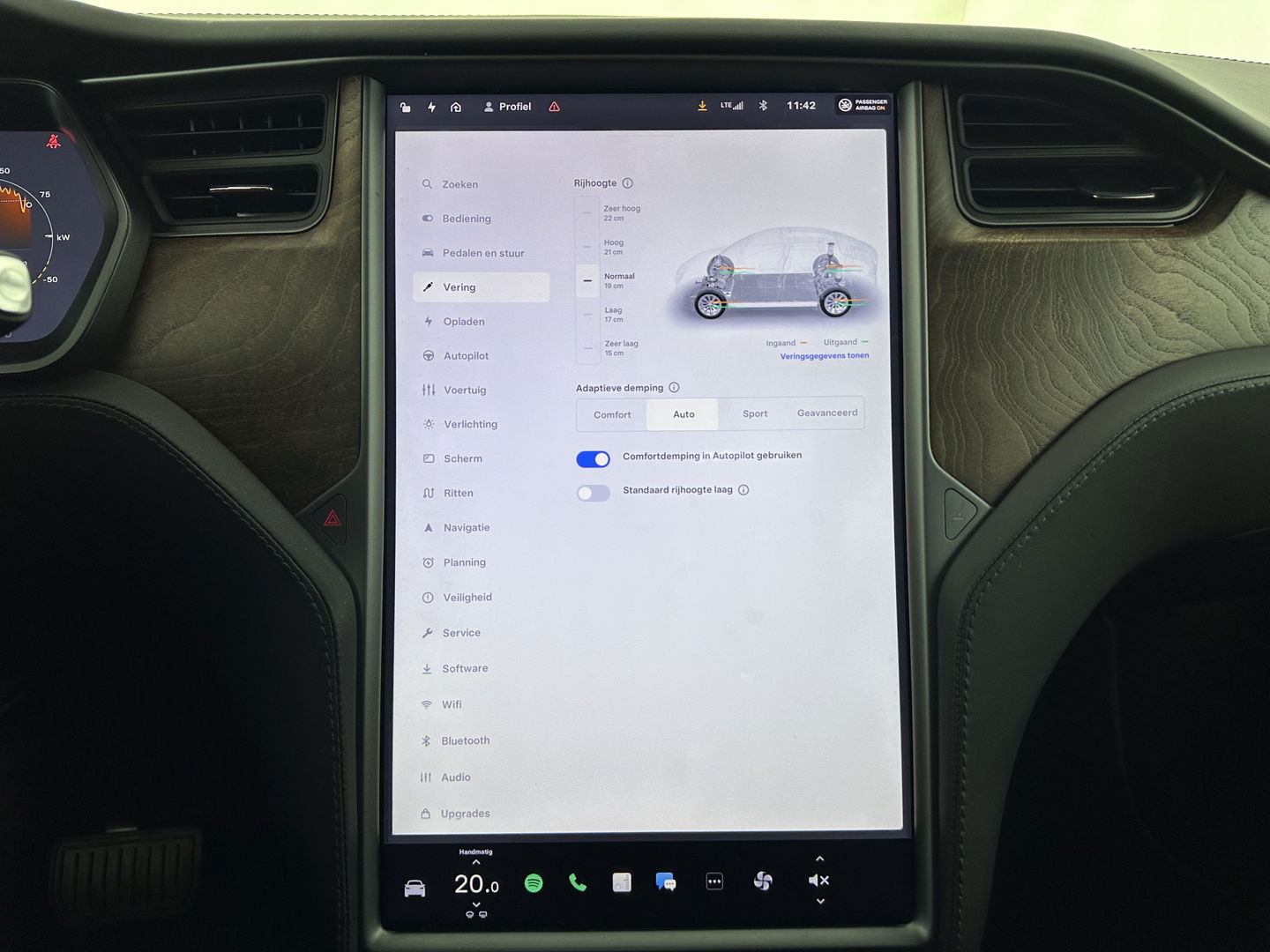 Tesla Model X Long Range [ 3-Fase ] (INCL.BTW) Aut. *PANO-WINDOW | AUTO-PILOT | LEATHER | TOP-VIEW | NAVI-FULLMAP | FULL-LED | AIR-SUSPENSION | DIGI-COCKPIT | KEYLESS | CAMERA | DAB+ | HEATED-COMFORTSEATS | TOWBAR | 20''ALU*
