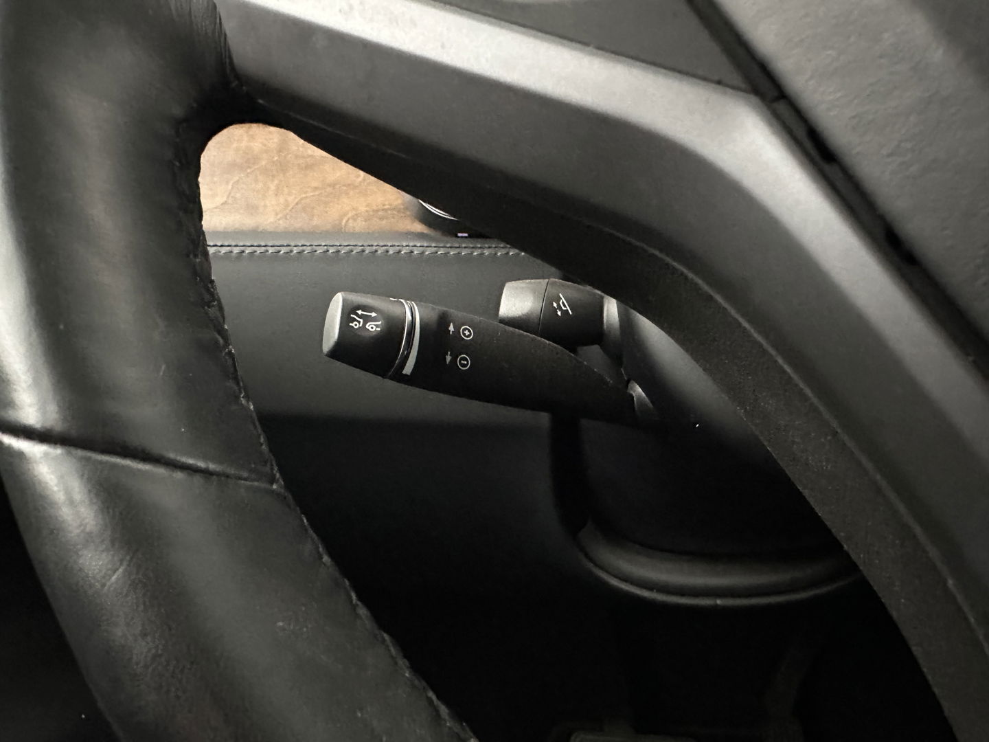 Tesla Model X Long Range [ 3-Fase ] (INCL.BTW) Aut. *PANO-WINDOW | AUTO-PILOT | LEATHER | TOP-VIEW | NAVI-FULLMAP | FULL-LED | AIR-SUSPENSION | DIGI-COCKPIT | KEYLESS | CAMERA | DAB+ | HEATED-COMFORTSEATS | TOWBAR | 20''ALU*