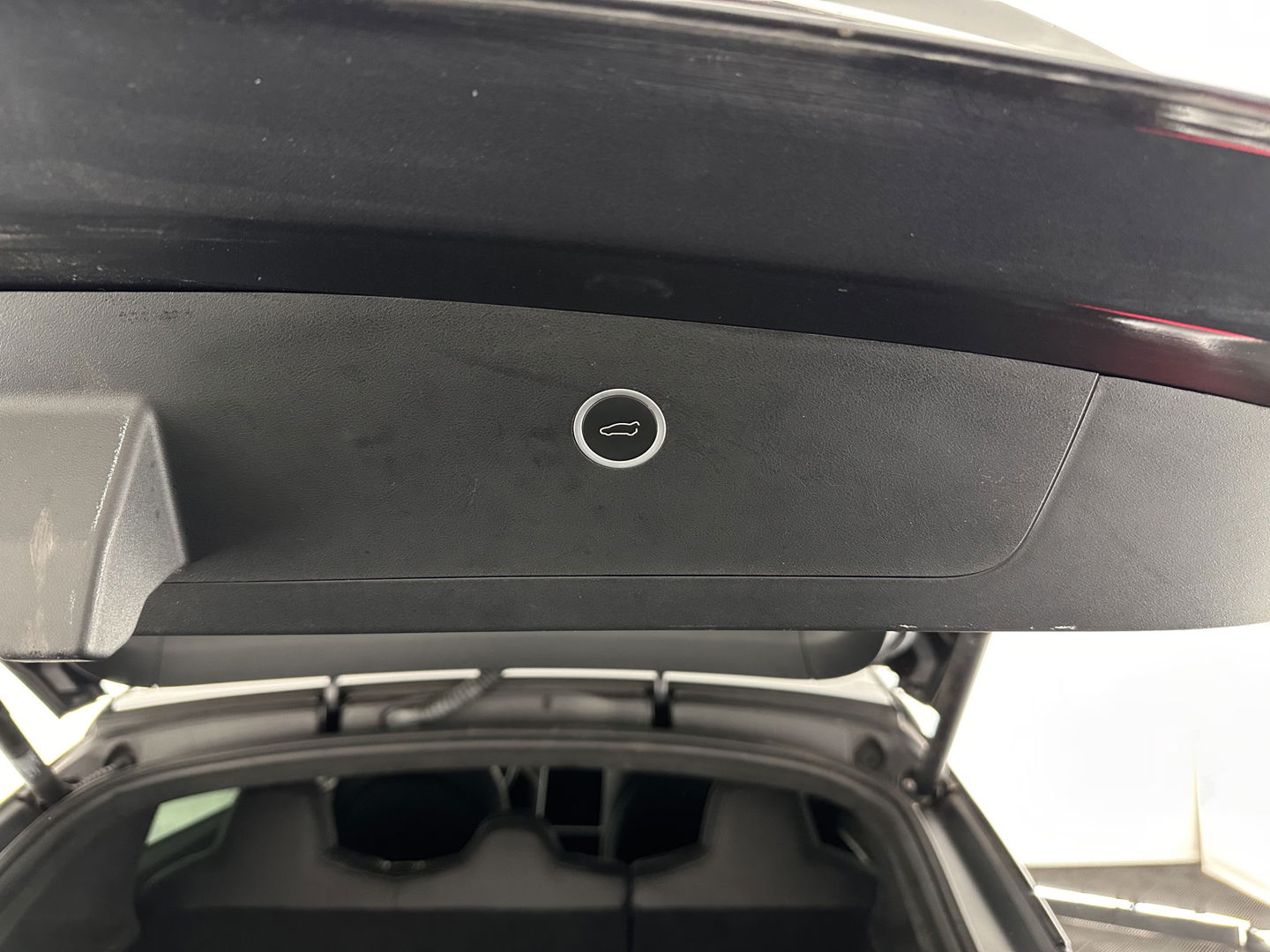 Tesla Model X Long Range [ 3-Fase ] (INCL.BTW) Aut. *PANO-WINDOW | AUTO-PILOT | LEATHER | TOP-VIEW | NAVI-FULLMAP | FULL-LED | AIR-SUSPENSION | DIGI-COCKPIT | KEYLESS | CAMERA | DAB+ | HEATED-COMFORTSEATS | TOWBAR | 20''ALU*