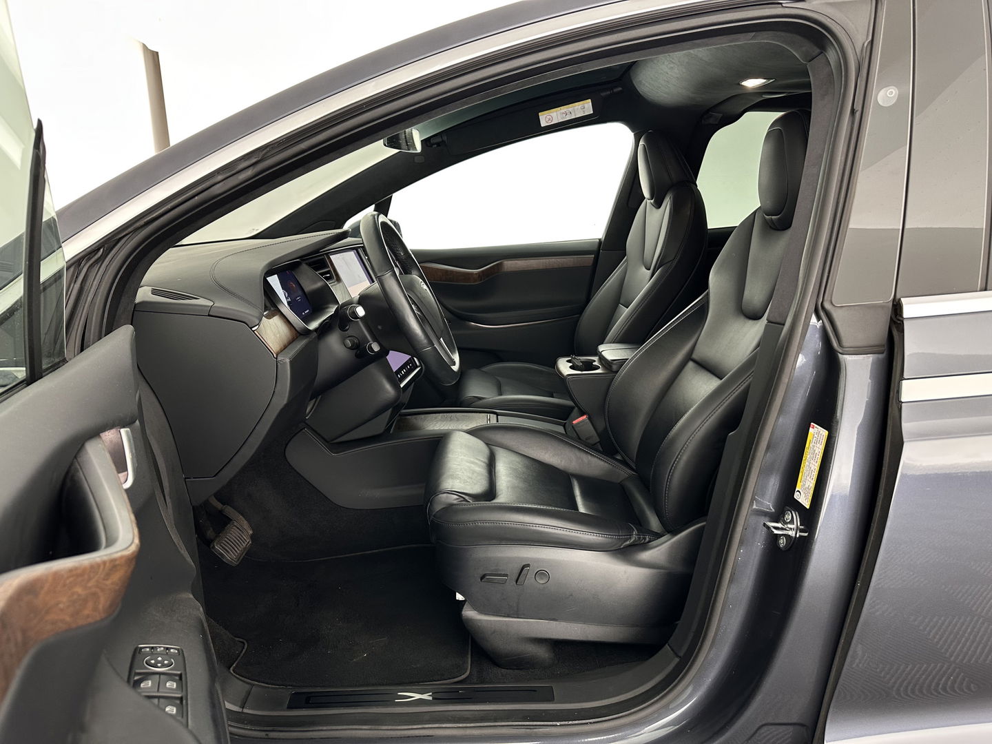Tesla Model X Long Range [ 3-Fase ] (INCL.BTW) Aut. *PANO-WINDOW | AUTO-PILOT | LEATHER | TOP-VIEW | NAVI-FULLMAP | FULL-LED | AIR-SUSPENSION | DIGI-COCKPIT | KEYLESS | CAMERA | DAB+ | HEATED-COMFORTSEATS | TOWBAR | 20''ALU*
