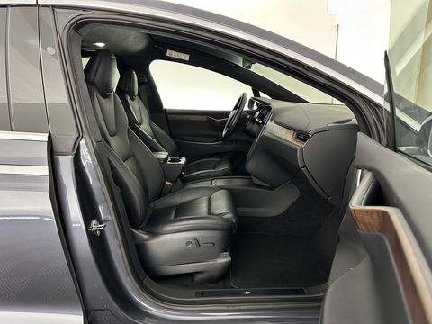 Tesla Model X Long Range [ 3-Fase ] (INCL.BTW) Aut. *PANO-WINDOW | AUTO-PILOT | LEATHER | TOP-VIEW | NAVI-FULLMAP | FULL-LED | AIR-SUSPENSION | DIGI-COCKPIT | KEYLESS | CAMERA | DAB+ | HEATED-COMFORTSEATS | TOWBAR | 20''ALU*
