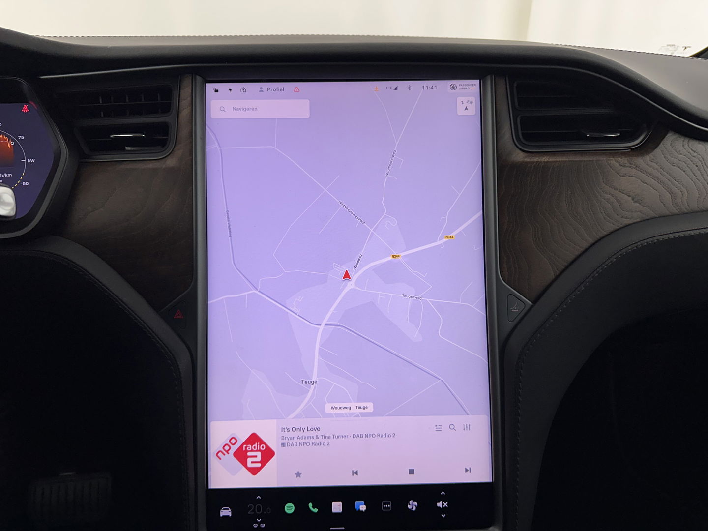 Tesla Model X Long Range [ 3-Fase ] (INCL.BTW) Aut. *PANO-WINDOW | AUTO-PILOT | LEATHER | TOP-VIEW | NAVI-FULLMAP | FULL-LED | AIR-SUSPENSION | DIGI-COCKPIT | KEYLESS | CAMERA | DAB+ | HEATED-COMFORTSEATS | TOWBAR | 20''ALU*