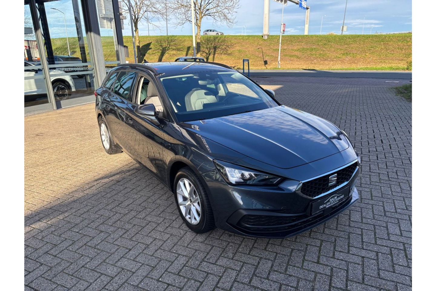 SEAT Leon 1.0 ETSI STYLE AUTOMAAT NAVI-CARPLAY WINTERPACK PDC-CAMERA.