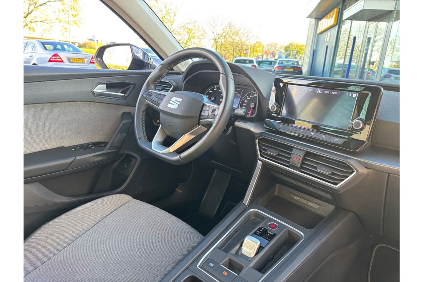 SEAT Leon 1.0 ETSI STYLE AUTOMAAT NAVI-CARPLAY WINTERPACK PDC-CAMERA.
