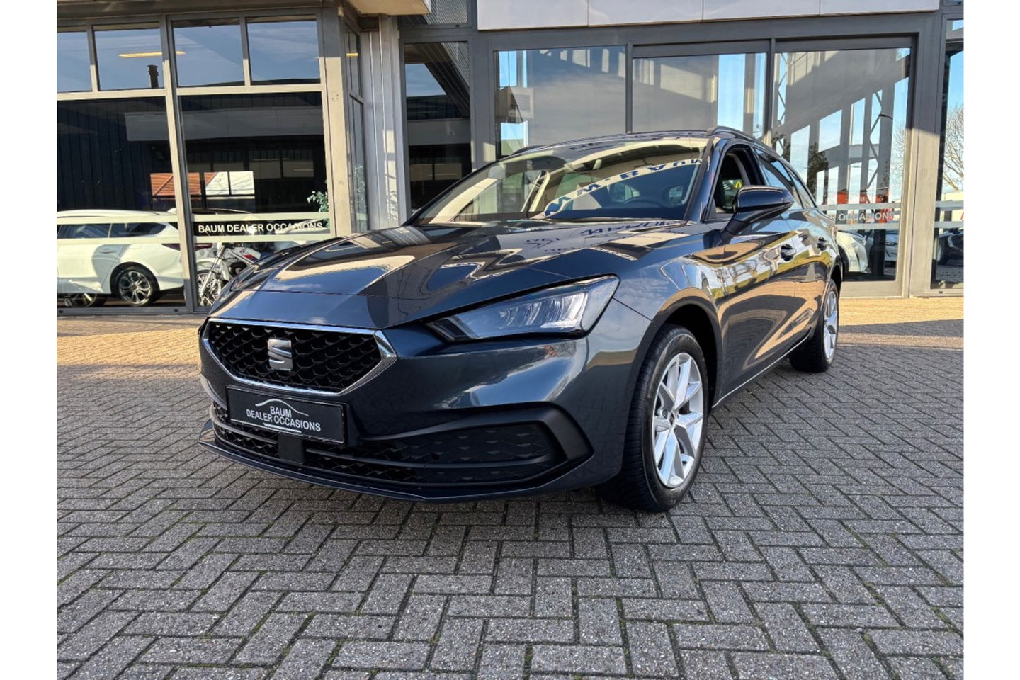 SEAT Leon 1.0 ETSI STYLE AUTOMAAT NAVI-CARPLAY WINTERPACK PDC-CAMERA.