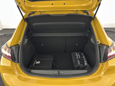 Peugeot e-208 EV GT 350 50 kWh [ 3-Fase ] {SOH-88%} (INCL.BTW) *FULL-LED | DIGI-COCKPIT | BLINDSPOT | CAMERA | LEATHER-ALCANTARA | AMBIENT-LIGHT | NAVI-FULLMAP | LANE-ASSIST | KEYLESS | DAB | CCS-FASTLOADER | HEATED-SPORTSEATS | 17''ALU