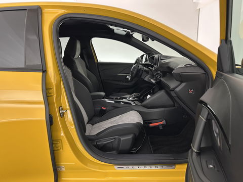 Peugeot e-208 EV GT 350 50 kWh [ 3-Fase ] {SOH-88%} (INCL.BTW) *FULL-LED | DIGI-COCKPIT | BLINDSPOT | CAMERA | LEATHER-ALCANTARA | AMBIENT-LIGHT | NAVI-FULLMAP | LANE-ASSIST | KEYLESS | DAB | CCS-FASTLOADER | HEATED-SPORTSEATS | 17''ALU