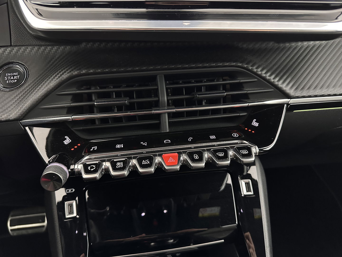 Peugeot e-208 EV GT 350 50 kWh [ 3-Fase ] {SOH-88%} (INCL.BTW) *FULL-LED | DIGI-COCKPIT | BLINDSPOT | CAMERA | LEATHER-ALCANTARA | AMBIENT-LIGHT | NAVI-FULLMAP | LANE-ASSIST | KEYLESS | DAB | CCS-FASTLOADER | HEATED-SPORTSEATS | 17''ALU