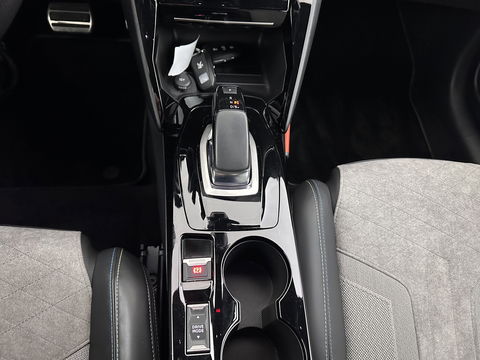 Peugeot e-208 EV GT 350 50 kWh [ 3-Fase ] {SOH-88%} (INCL.BTW) *FULL-LED | DIGI-COCKPIT | BLINDSPOT | CAMERA | LEATHER-ALCANTARA | AMBIENT-LIGHT | NAVI-FULLMAP | LANE-ASSIST | KEYLESS | DAB | CCS-FASTLOADER | HEATED-SPORTSEATS | 17''ALU