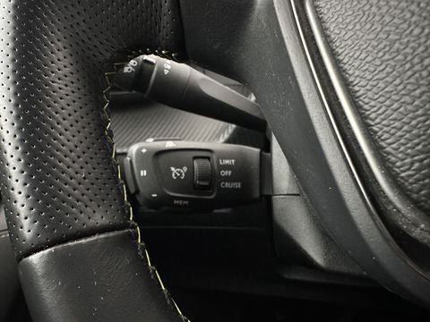 Peugeot e-208 EV GT 350 50 kWh [ 3-Fase ] {SOH-88%} (INCL.BTW) *FULL-LED | DIGI-COCKPIT | BLINDSPOT | CAMERA | LEATHER-ALCANTARA | AMBIENT-LIGHT | NAVI-FULLMAP | LANE-ASSIST | KEYLESS | DAB | CCS-FASTLOADER | HEATED-SPORTSEATS | 17''ALU