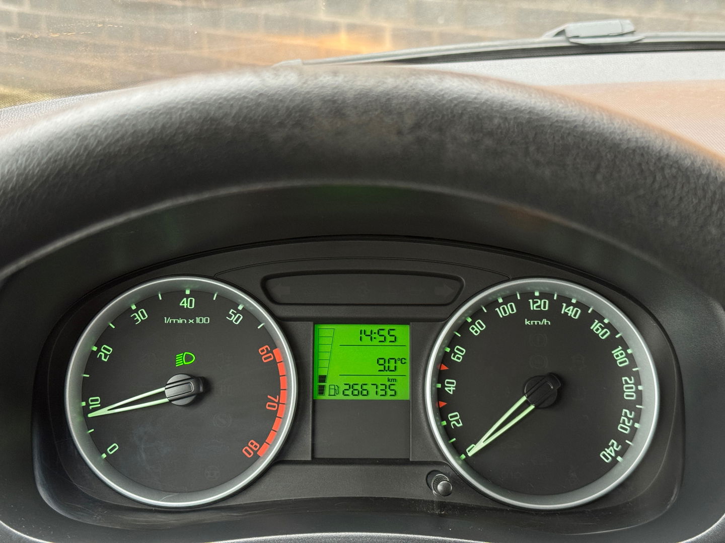 Škoda Fabia Combi 1.4-16V Ambiente | Trekhaak | All-Season Banden | Airconditioning | Isofix | Parkeersensoren | Elektrische Ramen | Elektrische Spiegels |