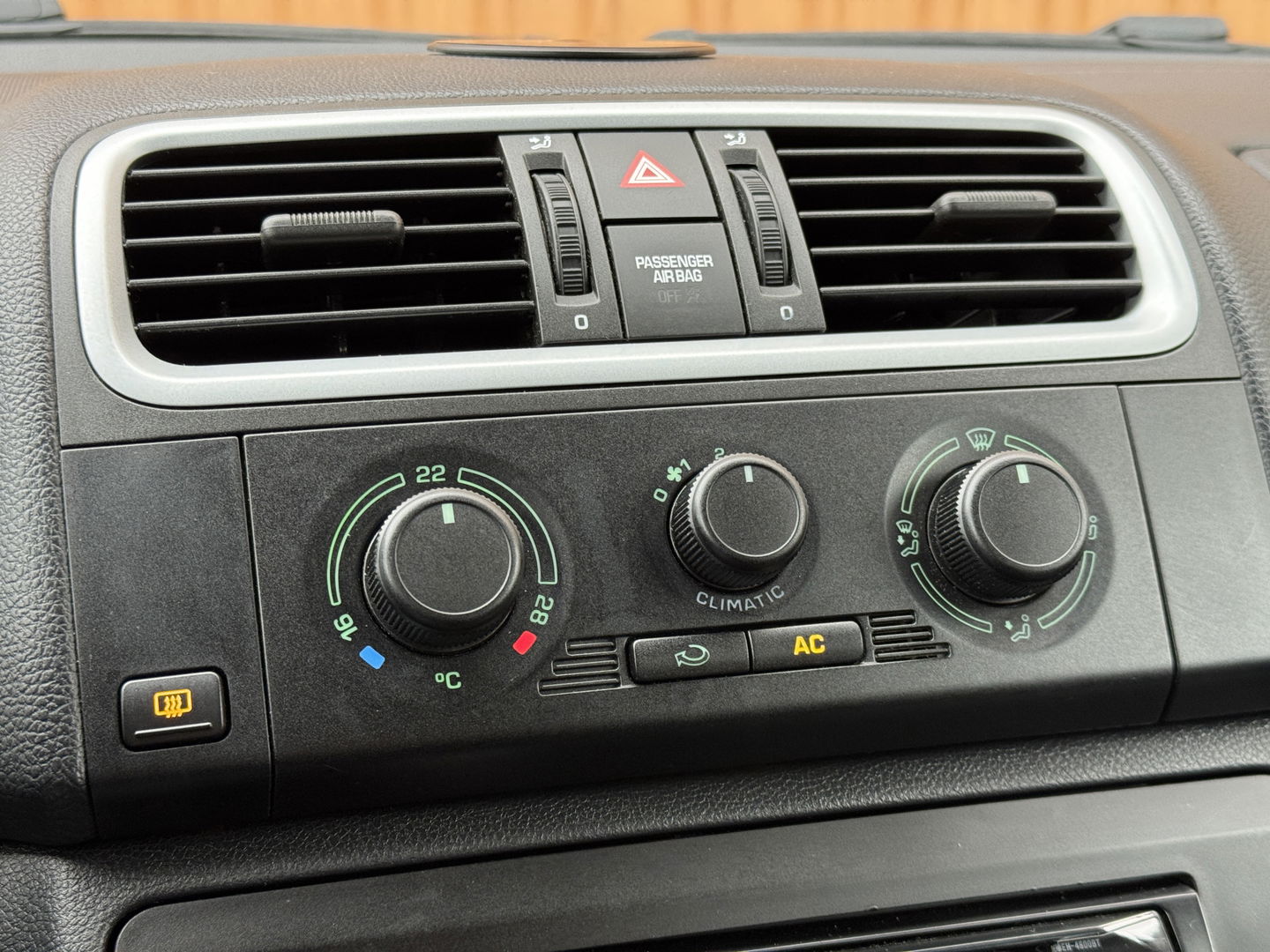 Škoda Fabia Combi 1.4-16V Ambiente | Trekhaak | All-Season Banden | Airconditioning | Isofix | Parkeersensoren | Elektrische Ramen | Elektrische Spiegels |