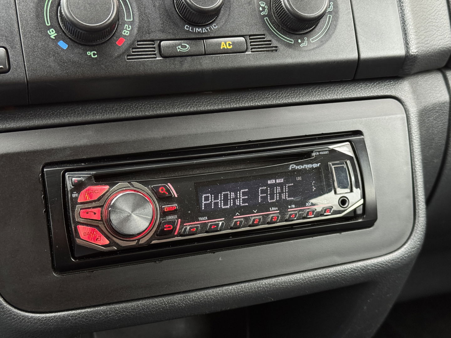 Škoda Fabia Combi 1.4-16V Ambiente | Trekhaak | All-Season Banden | Airconditioning | Isofix | Parkeersensoren | Elektrische Ramen | Elektrische Spiegels |