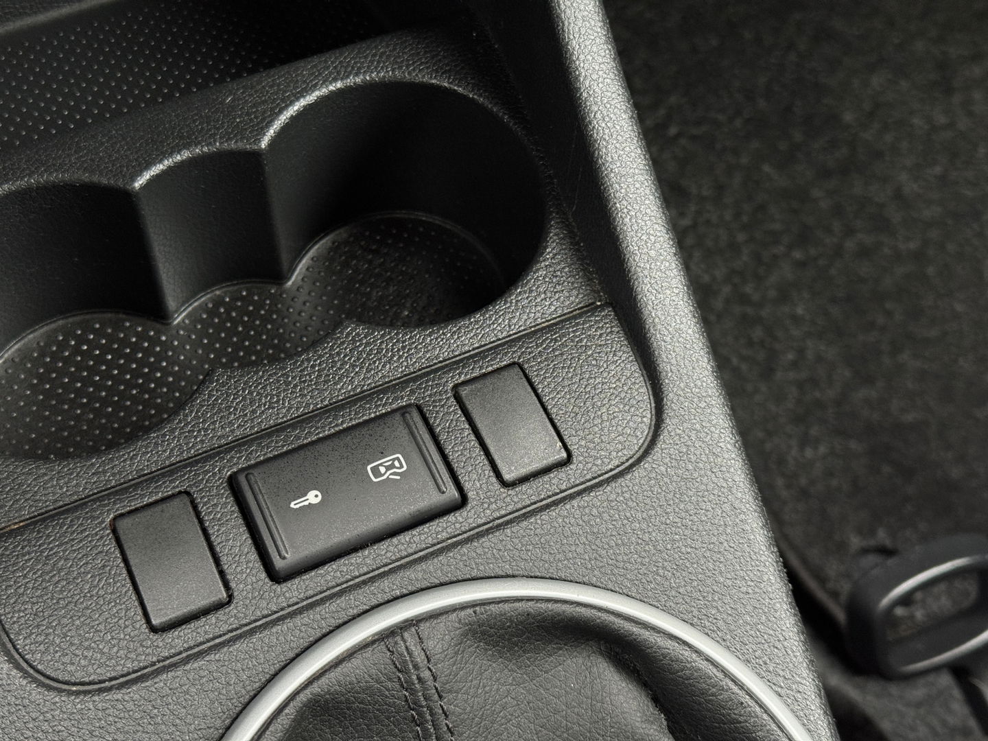 Škoda Fabia Combi 1.4-16V Ambiente | Trekhaak | All-Season Banden | Airconditioning | Isofix | Parkeersensoren | Elektrische Ramen | Elektrische Spiegels |