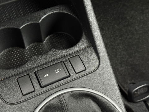 Škoda Fabia Combi 1.4-16V Ambiente | Trekhaak | All-Season Banden | Airconditioning | Isofix | Parkeersensoren | Elektrische Ramen | Elektrische Spiegels |