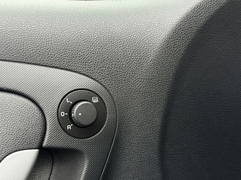 Škoda Fabia Combi 1.4-16V Ambiente | Trekhaak | All-Season Banden | Airconditioning | Isofix | Parkeersensoren | Elektrische Ramen | Elektrische Spiegels |