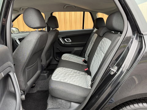 Škoda Fabia Combi 1.4-16V Ambiente | Trekhaak | All-Season Banden | Airconditioning | Isofix | Parkeersensoren | Elektrische Ramen | Elektrische Spiegels |