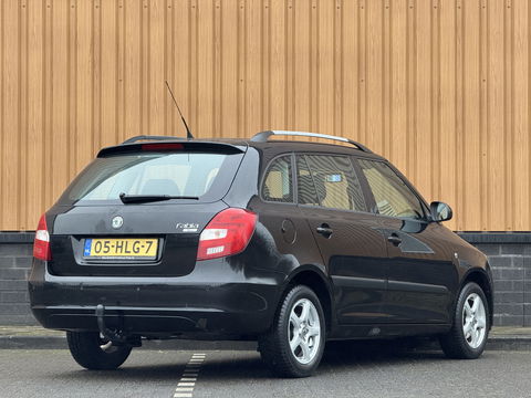 Škoda Fabia Combi 1.4-16V Ambiente | Trekhaak | All-Season Banden | Airconditioning | Isofix | Parkeersensoren | Elektrische Ramen | Elektrische Spiegels |