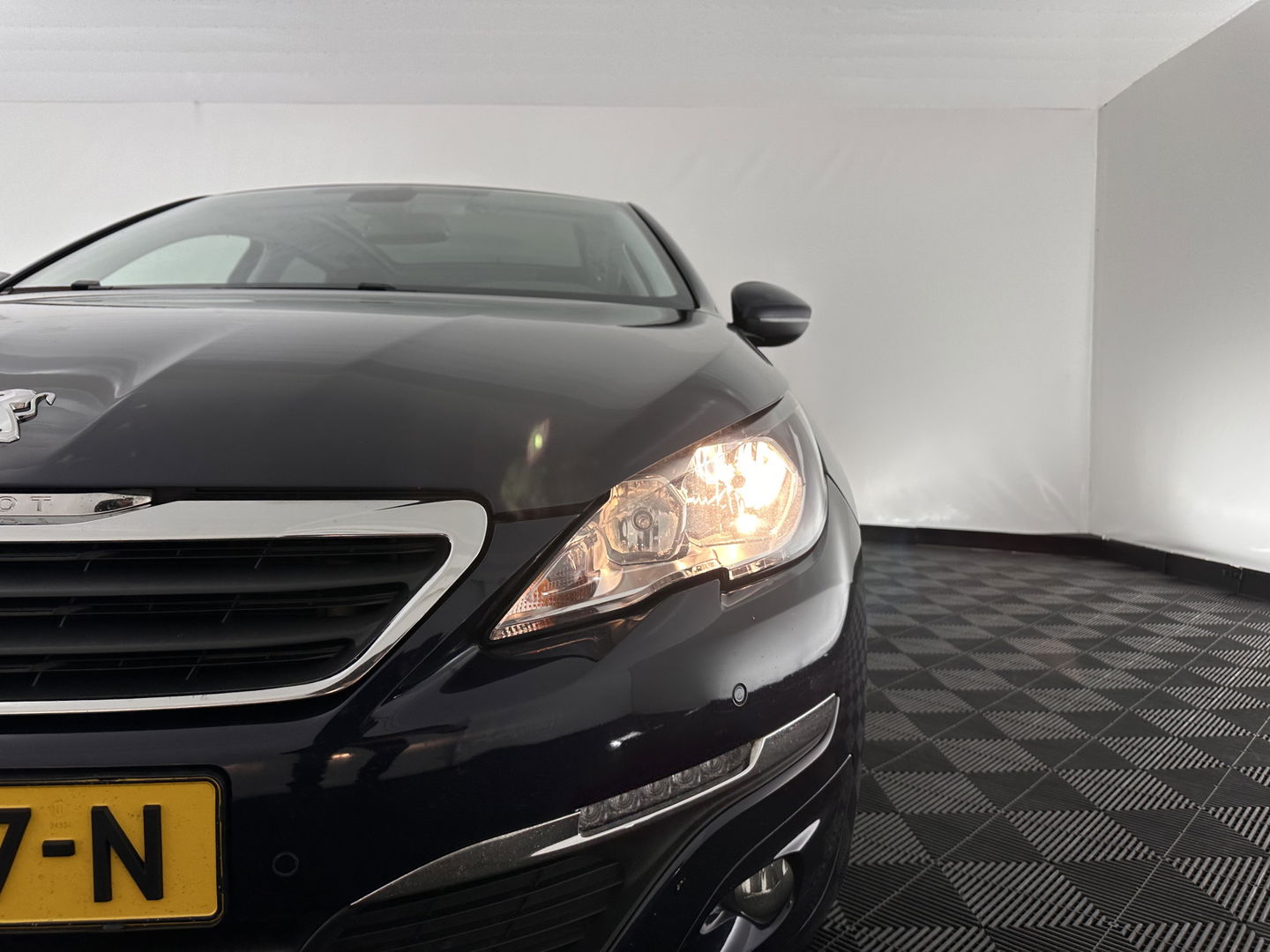 Peugeot 308 SW 1.6 BlueHDI Blue Lease Executive Pack *PANO | NAVI-FULLMAP | COMFORT-SEATS | PRIVACY-GLASS | ECC | PDC | CRUISE | 16''ALU | TOWBAR*