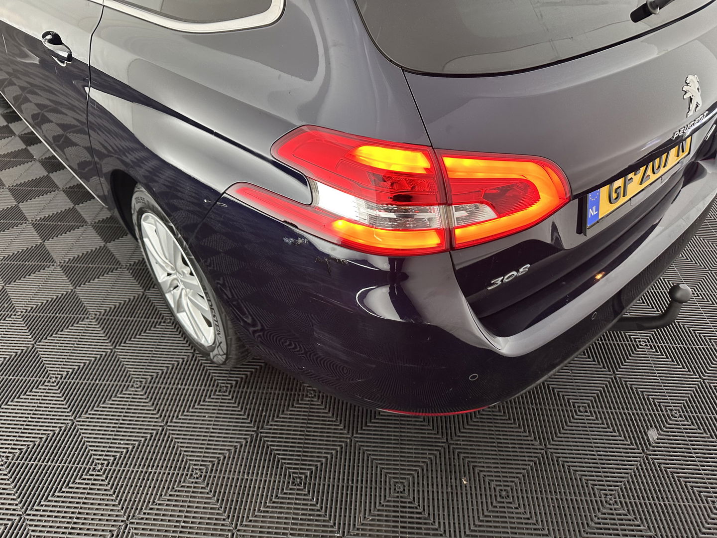 Peugeot 308 SW 1.6 BlueHDI Blue Lease Executive Pack *PANO | NAVI-FULLMAP | COMFORT-SEATS | PRIVACY-GLASS | ECC | PDC | CRUISE | 16''ALU | TOWBAR*