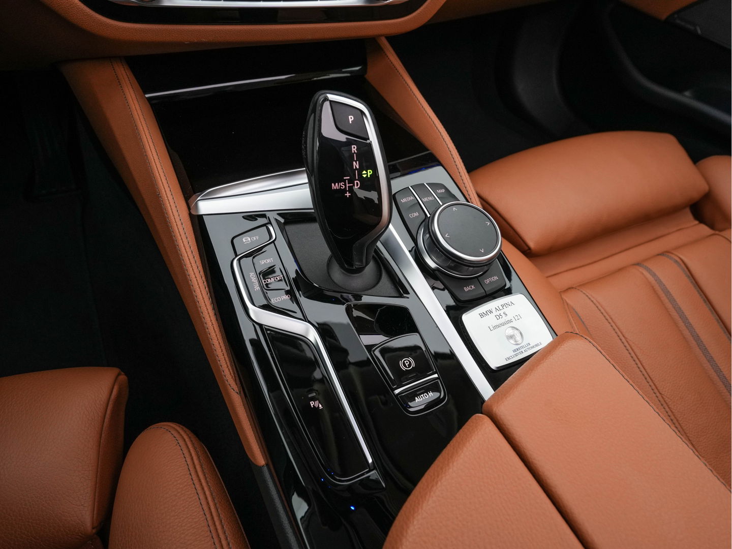 Alpina BMW ALPINA D5 S ALLRAD Aut. *PANO | LUXURY-LEATHER | FULL-LED | ADAPTIVE-CRUISE | MEMORY-PACK | CAMERA | NAVI-FULLMAP | HEATED-COMFORT-SEATS | AMBIENT-LIGHT | SHIFT-PADDLES |  TOWBAR | 20''ALU*