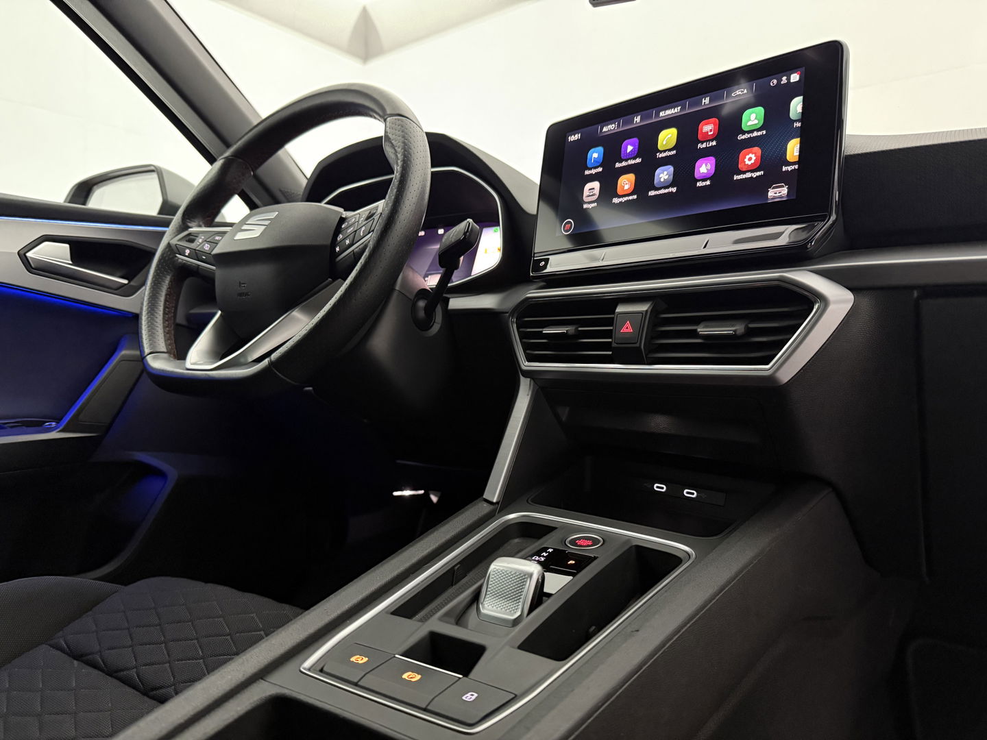 SEAT Leon Sportstourer 1.5 eTSI FR Launch Edition | Virtual | Sfeer | Adap. Cruise | Carplay | Parkeersens. | Navi | NAP