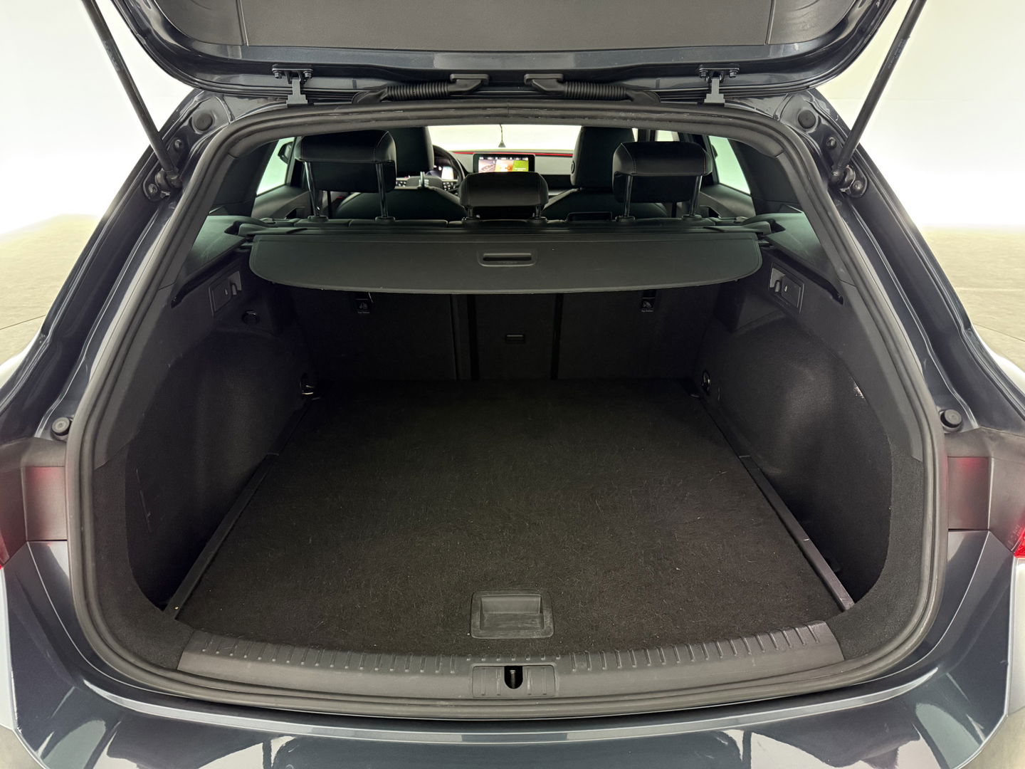 SEAT Leon Sportstourer 1.5 eTSI FR Launch Edition | Virtual | Sfeer | Adap. Cruise | Carplay | Parkeersens. | Navi | NAP