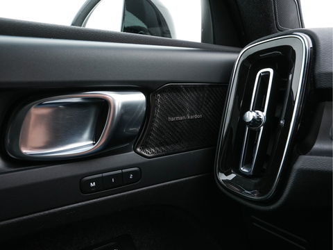 Volvo C40 Recharge Twin Intro Edition 78 kWh [ 3-Fase ] (INCL.BTW) Aut. *PANO | LEATHER-ALCANTARA | DIGI-COCKPIT | FULL-LED | HARMAN/KARDON | TOP-VIEW | NAVI-FULLMAP | ECC | PDC | KEYLESS | HEATED-SPORTSEATS | TOWBAR | 20''ALU*