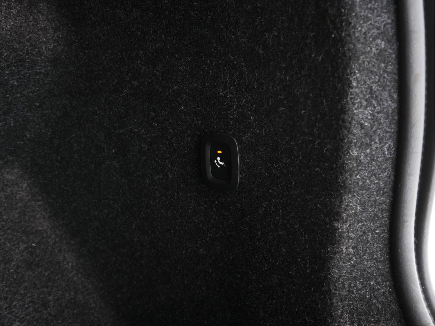 Volvo C40 Recharge Twin Intro Edition 78 kWh [ 3-Fase ] (INCL.BTW) Aut. *PANO | LEATHER-ALCANTARA | DIGI-COCKPIT | FULL-LED | HARMAN/KARDON | TOP-VIEW | NAVI-FULLMAP | ECC | PDC | KEYLESS | HEATED-SPORTSEATS | TOWBAR | 20''ALU*