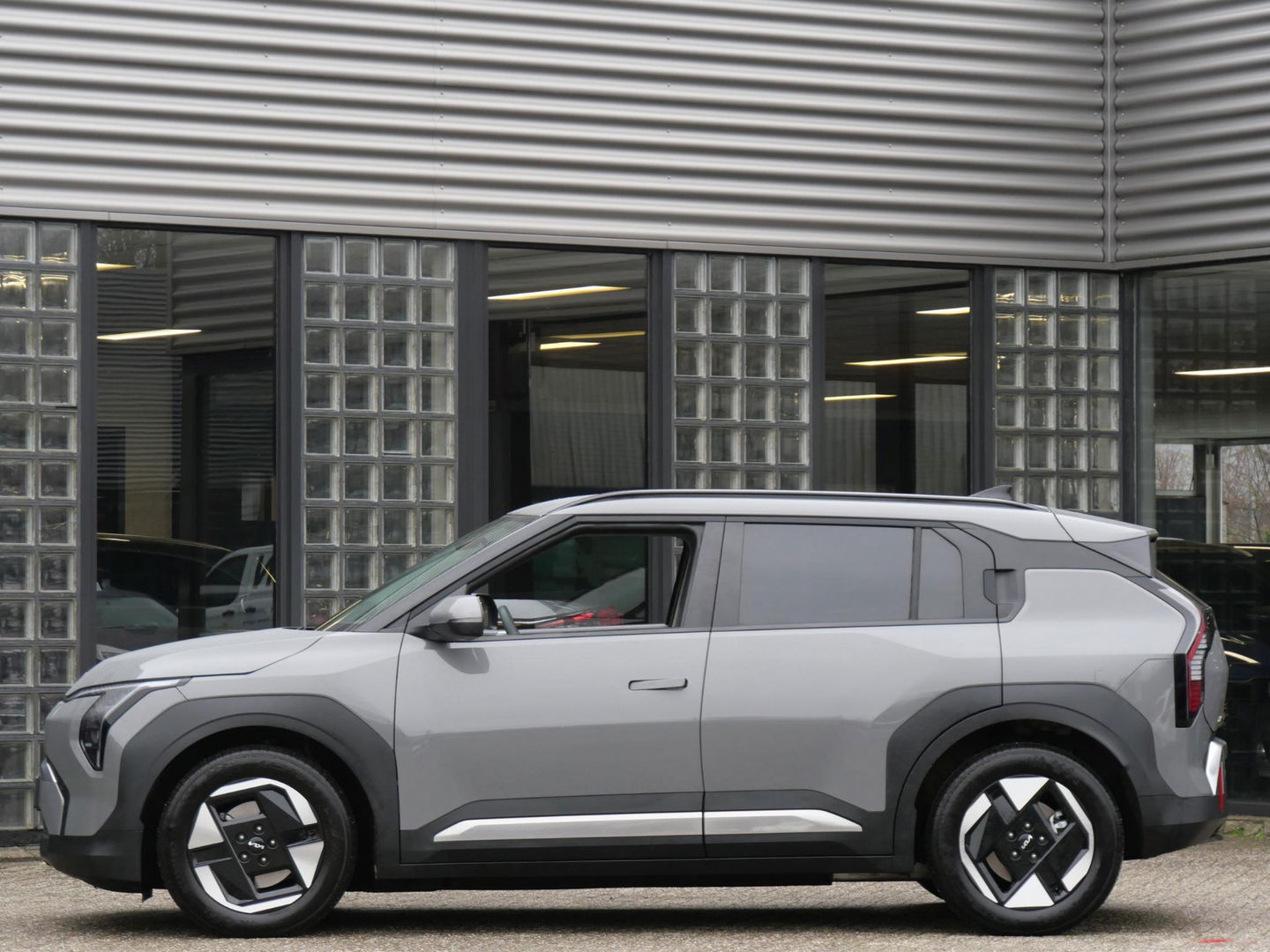 Kia EV3 PLUS 81.4kWh LONG RANGE/ NL-AUTO VAN 1STE EIGENAAR