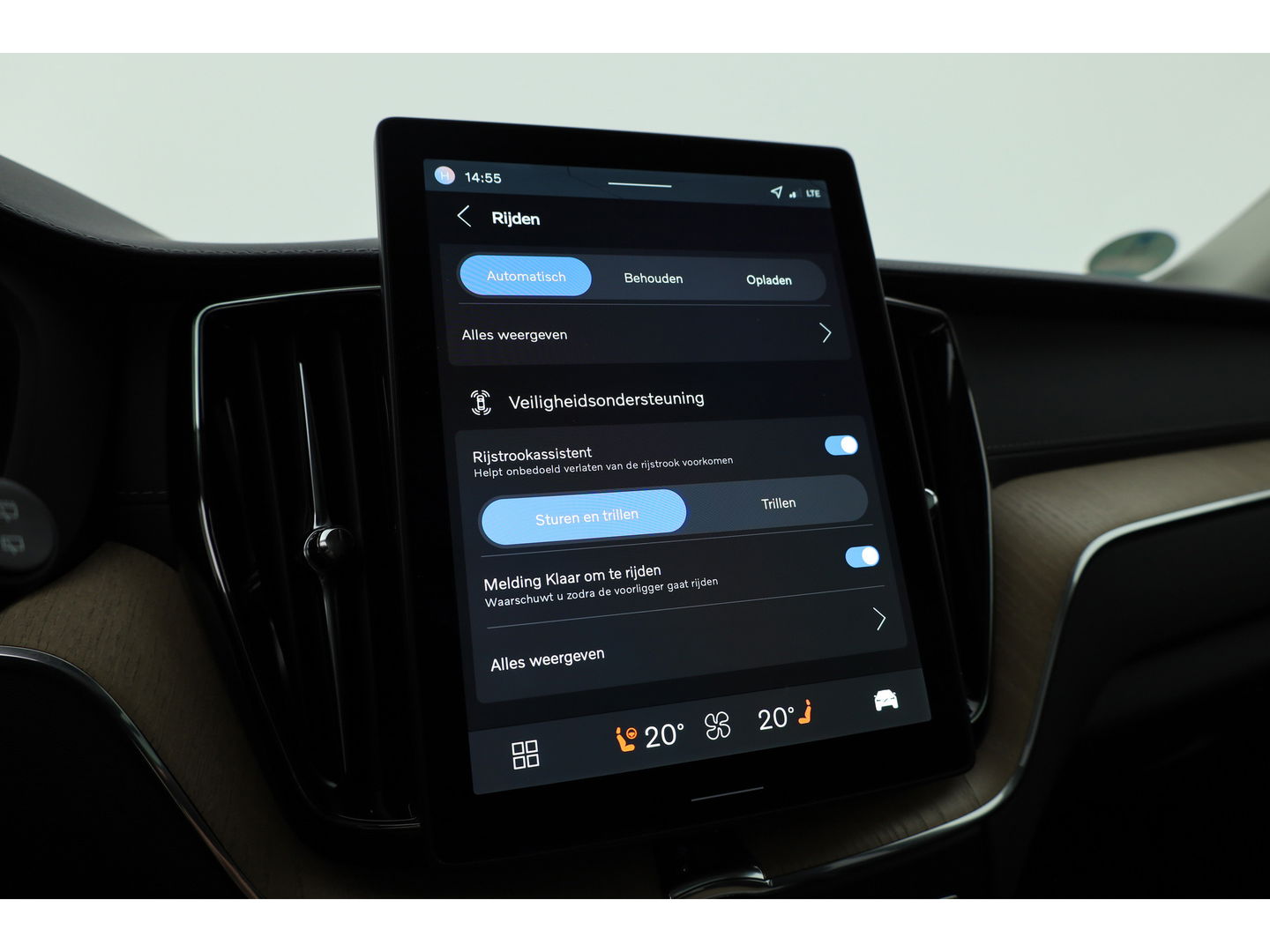 Volvo XC60 2.0 T8 Plug-in hybrid AWD Ultra Dark | Facelift | Forest Lake | Luchtvering | Massage | Bowers & Wilkins |