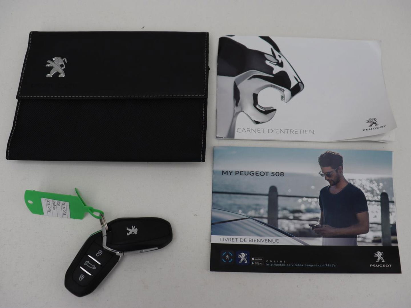 Peugeot 508 1.6 HYbrid 225 Allure | Adaptive cruise | Half leder | Marix LED | Carplay | Camera | Keyless | Navigatie | Getint glas | Climate control | PHEV | Plug In