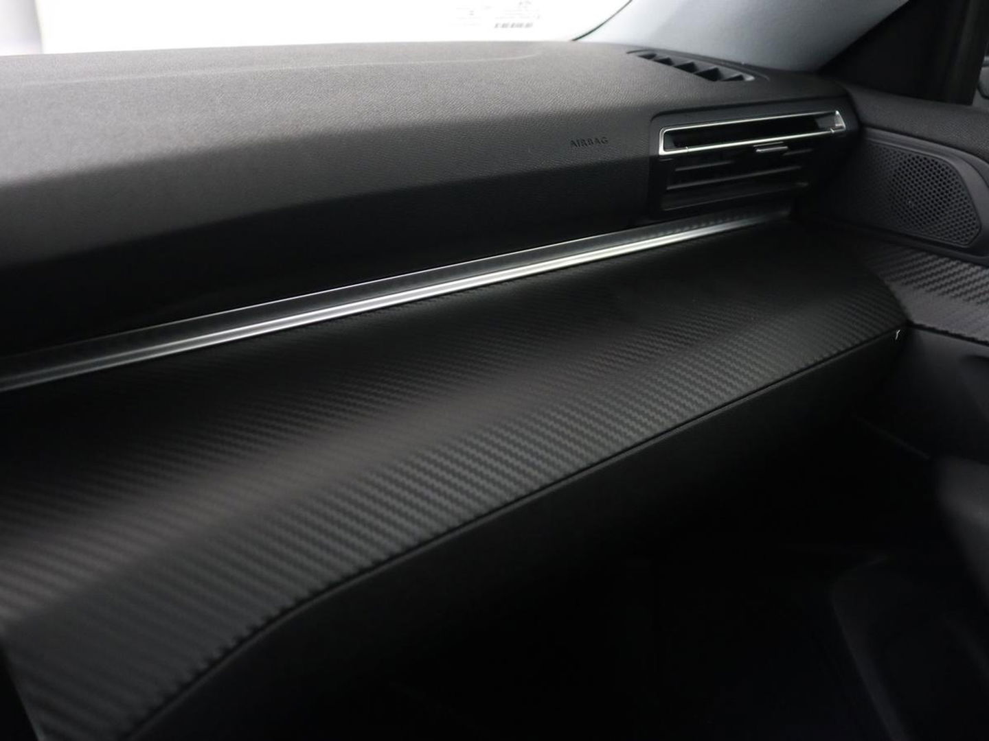 Peugeot 508 1.6 HYbrid 225 Allure | Adaptive cruise | Half leder | Marix LED | Carplay | Camera | Keyless | Navigatie | Getint glas | Climate control | PHEV | Plug In